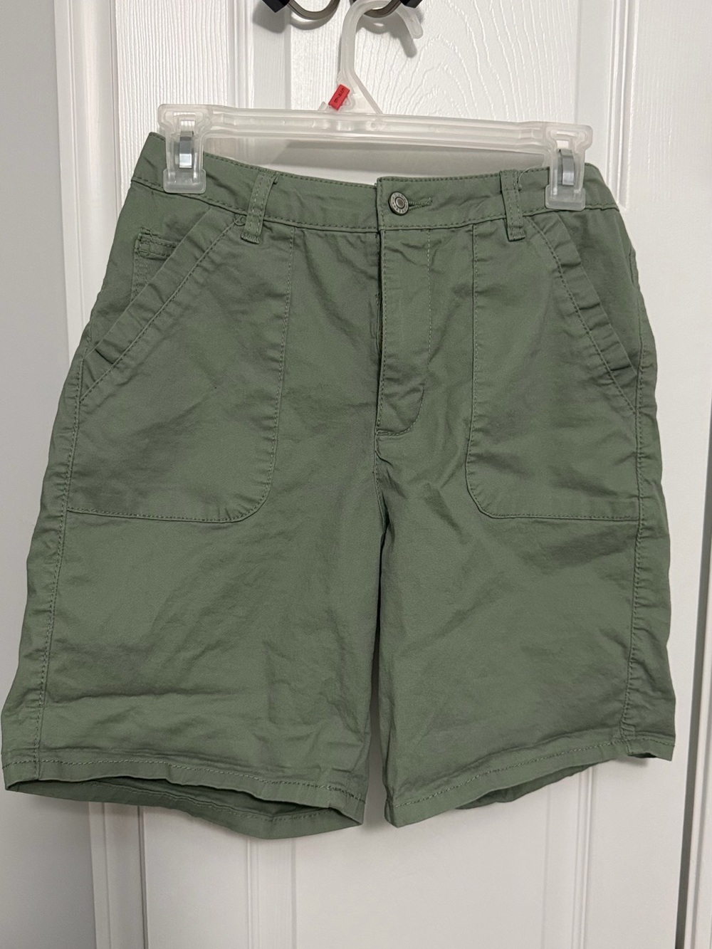 Green Curve Appeal women's shorts in size 6/28